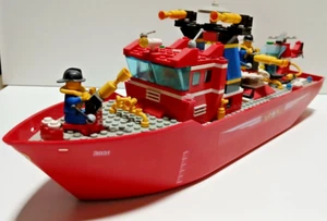 LEGO VINTAGE SET 4031 FIRE RESCUE BOAT UNBOXED WITHOUT INSTRUCTIONS - Picture 1 of 17