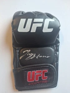Jan Blachowicz SIGNIERTER HANDSIGNIERTER UFC HANDSCHUH COA BAS BECKETT COA BS65482 - Bild 1 von 2