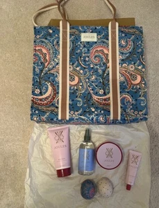 Joules Damen Wochenendtasche Strand Urlaub Geschenk Tasche mit Pflegeprodukten - Bild 1 von 9