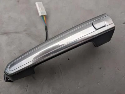 Manija de puerta exterior delantera derecha o derecha 121 V/GXG fabricante de equipos originales Cadillac CT4 CT6 XT5 2015-2022 Foto 1 de 4