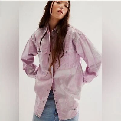 NUEVO CON ETIQUETAS Camisa One Teaspoon Future Denim Everyday Rosa Lámina Metálica MEDIANA De Gran Tamaño Foto 1 de 4