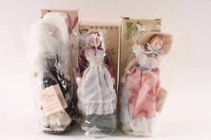 3 Vintage Fashion Of American Times Porcelain Dolls & Boxes - Picture 1 of 3