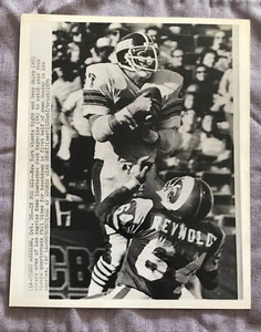 NFL Press Photo 1979 L.A. Rams vs. N.Y. Giants Gary Shirk #87 B&W 8 x 10 - Picture 1 of 6