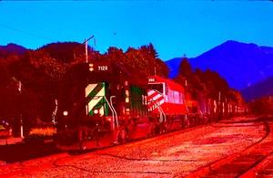 DIAPOSITIVA ORIGINAL BURLINGTON NORTH SD40-2 #7120 BARING WA 9/2/98 - Imagen 1 de 1