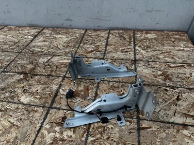 JUEGO SOPORTE PARACHOQUES GUARDABARROS IZQUIERDO DERECHO JAGUAR TIPO F (2014-2020) OEM Foto 1 de 4