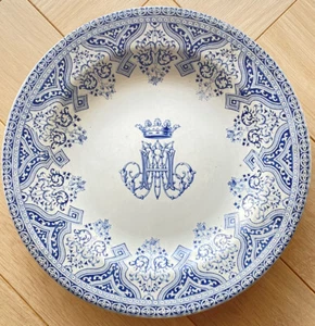 Assiette en faïence de GIEN Couronne Ducale Chiffrée AMH XIXe Duc - Foto 1 di 4