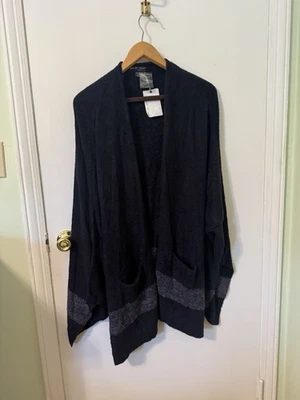 Barefoot Dreams CozyChic Lite Cliffside Wrap in Black/Graphite One Size NWT - Image 1 of 4