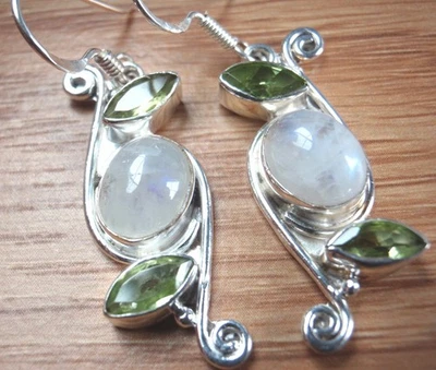Pendientes colgantes facetados de peridoto y piedra lunar de plata de ley 925 obtienes par exacto Foto 1 de 4