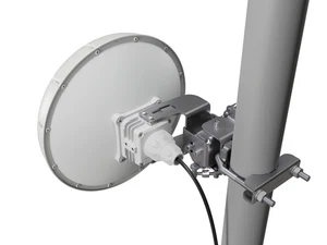 MikroTik Wireless Wire nRAY nRAYG‑60adpair - Pair/Complete Set - 60 GHz PtP Link - Bild 1 von 5