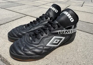 Vintage 90s Umbro Indoor Soccer Shoes Black White Speciali Pro Size 9 US Mint - Picture 1 of 13