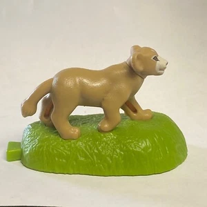 McDonalds König der Löwen #3 Simba Cub Savanne Szene Happy Meal Spielzeug (2019) - Bild 1 von 5