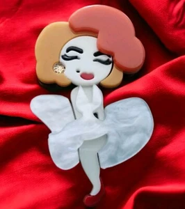 Acrylic Resin Brooch Marilyn Monroe Inspired Layered Happy Birthday Mr President - Picture 1 of 3