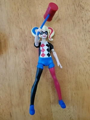 Figura Harley Quinn Super Hero Villian Girl Mattel DC Comics Foto 1 de 4