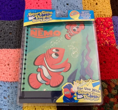 FINDING NEMO Spinmaster Storytime Theater 2006 故事包 + 卡带 非常罕见 — 第 1/4 张图片