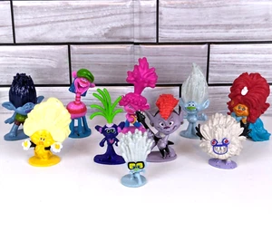 Menge (10) Dreamworks Trolle PVC Mini Figuren DWA LLC 1,5" - 3" - Bild 1 von 11
