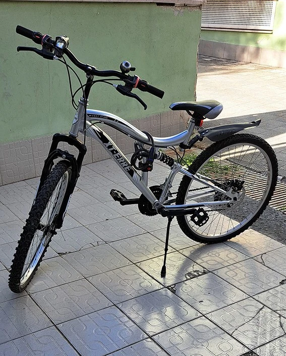 Mountain bike da 24" unisex - Immagine 1 di 4