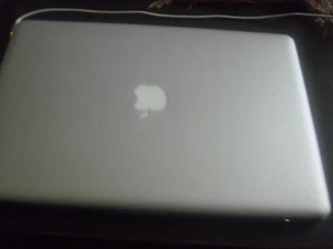 macbook pro 15 2,53ghz 4gb ram 500 gb hd  - Foto 1 di 5