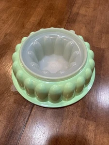 3 Pc Vintage Tupperware Mint Green Jel-Ring Jello Gelatin Mold With Lid - Picture 1 of 4