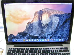 Apple-MacBook Pro 13 Retina _ 2015, Silber, 256GB, 8GB Arbeitsspeicher, 2,7GHz - Bild 1 von 11