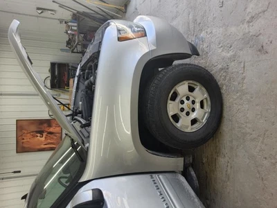 (LOCAL PICKUP ONLY) Passenger Right Fender Fits 07-14 SUBURBAN 1500 573444 Foto 1 de 4