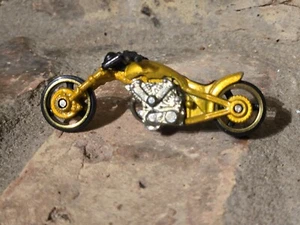 Hot Wheels - Motorcycle LOOSE - Gold Blast Lane - Motorcycle 2000 Toy - Picture 1 of 10