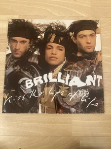 LP VINYL ALBUM RECORD BRILLIANT KISS THE LIPS OF LIFE LP - UK BRILL1 - 1986 - Imagen 1 de 2