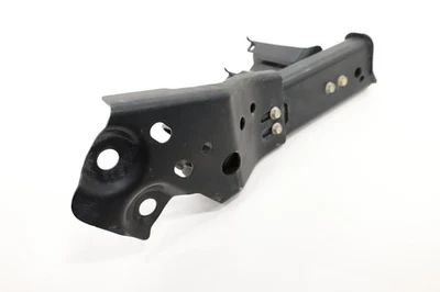 Soporte de montaje de parachoques delantero izquierdo Nissan Titan 2020-2024 OEM Foto 1 de 4