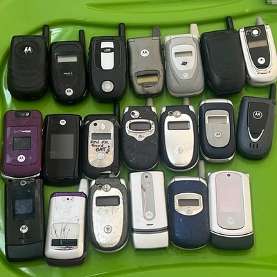 Lote de 20 teléfonos Motorola vintage: Nextel, Verizon, TracFone, GSM, desbloqueado, 2G, 3G Foto 1 de 4