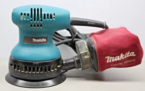 Makita BO5010 Levigatrice orbitale a filo con sacchetto antipolvere 1660475 e NUOVO PAD testato funziona - Foto 1 di 7