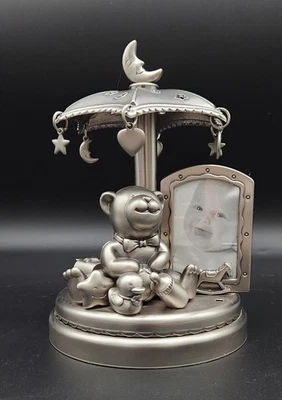 Marco de fotos de bebé Royal Limited Silver y caja de música giratoria de 9" de alto - sin llave Foto 1 de 4