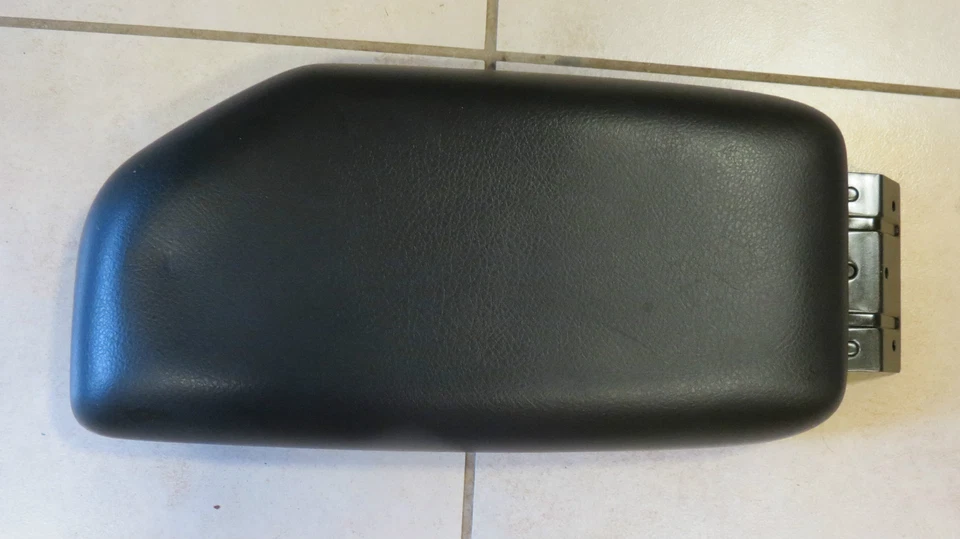 2002 03 04 Isuzu Axiom Front Center Console Elbow Arm Pad Rest OEM - Image 1 of 1