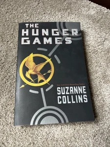 The Hunger Games Book 1 Paperback By Suzanne Collins  Scholastic VERY GOOD - Picture 1 of 6