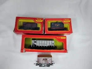 Tri-ang Hornby Model Railway Wagons Set of 4 OO Gauge - RB24 - Picture 1 of 10