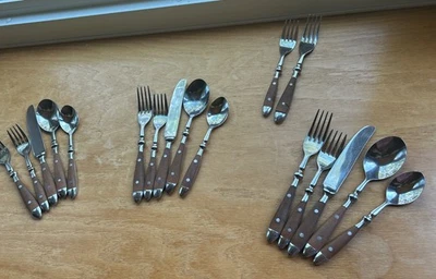 Juego de 3/5 cubiertos de acero inoxidable Hampton Chefs Bistro marrón 17 piezas con remaches leer Foto 1 de 4