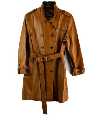 Gabardina Terry Lewis Classic Luxuries de cuero marrón de doble pecho para detective Foto 1 de 4