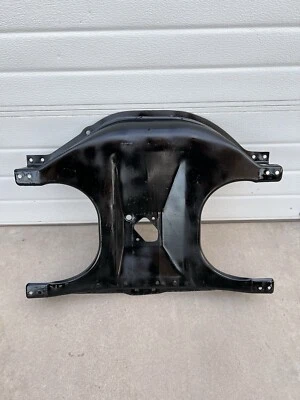 Subchasis trasero porta neumáticos de repuesto Mazda B3000 1998-2006 solo chasis original OEM Foto 1 de 4