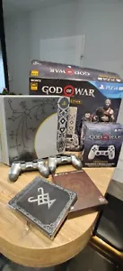 Sony PS4 PRO 🎮 Playstation 4 God of War + 2 manettes + Jeu Limited Edition - Foto 1 di 5