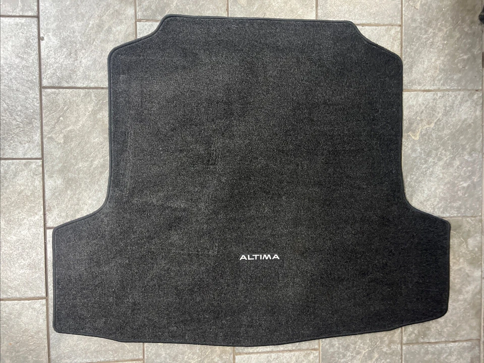 Alfombrilla negra para maletero de carga trasera Nissan Altima 2013-2018 Foto 1 de 1