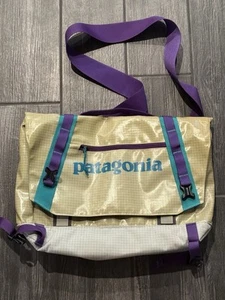 Patagonia Black Hole Mini Messenger Bag 12L 49321 2017 Cream Purple NWOT - Picture 1 of 8
