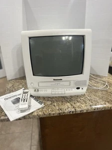 Panasonic PV-M1378W 13" CRT TV VHS FM VCR Combo Retro Gaming Remote - - Picture 1 of 8
