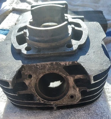 Yamaha 1974 YZ 125 cilindro barril 55,5 mm STD # 453-11311-00 Foto 1 de 4