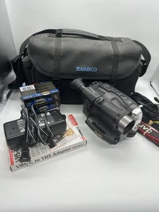 1997 JVC GR-AXM80U Videomovie VHS-C Video Camcorder Bundle Charger & Adapter - Picture 1 of 9