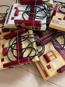Großhandel Famicom Konsole 10 SET Set Müll für Teile ungetestet Nintendo - Bild 1 von 1