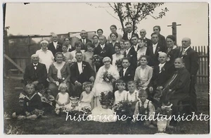 Hochzeitsgesellschaft Gruppenfoto Braut Bräutigam Kinder - Altes Foto 1930er - Picture 1 of 2
