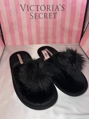 Zapatillas Victorias Secret piel de terciopelo pompón negras Foto 1 de 2