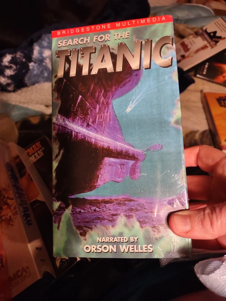 Search for the Titanic VHS 2 Tape Box Set Narrated by Orson Welles Return to the Foto 1 de 1