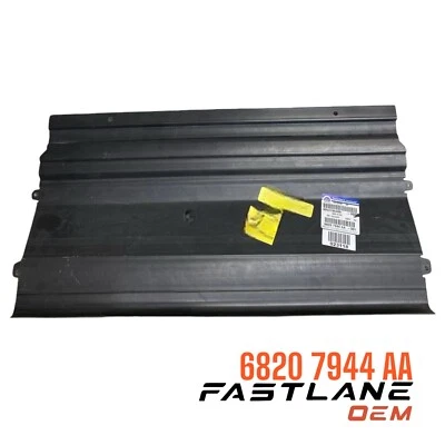 Jeep Cherokee Fascia Shield 2014-2018 nuevo OEM 6820 7944 AA Foto 1 de 4