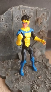 3.75" 1:18 Custom Action figure Damaged Invincible Marvel universe scale - Picture 1 of 9