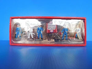 HORNBY MECANNO (ATLAS) BELLE BOITE DE PERSONNAGES DE GARE OU GARAGE ET AUTRE - Picture 1 of 6