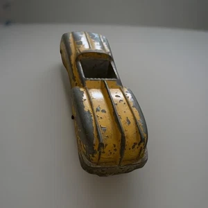 Vintage Tootsie Toy #745 gelb futuristisch Chrysler Thunderbolt 6" Spielzeugauto - Bild 1 von 4